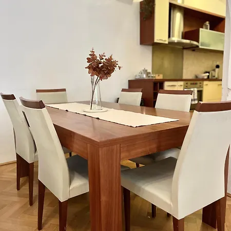 Sophie - Old Town * Μπρατισλάβα