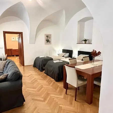 Sophie - Old Town ברטיסלאבה